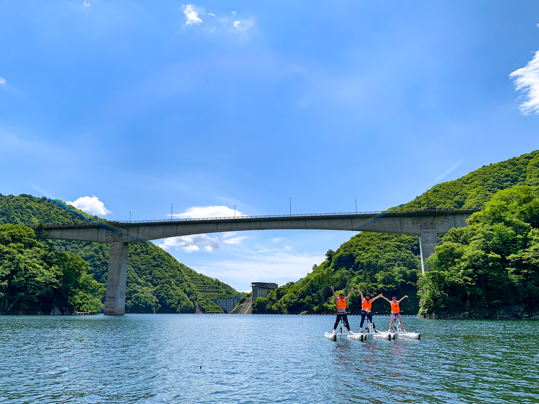 【2026年復活！】ながい百秋湖で水上さんぽ！水上自転車体験