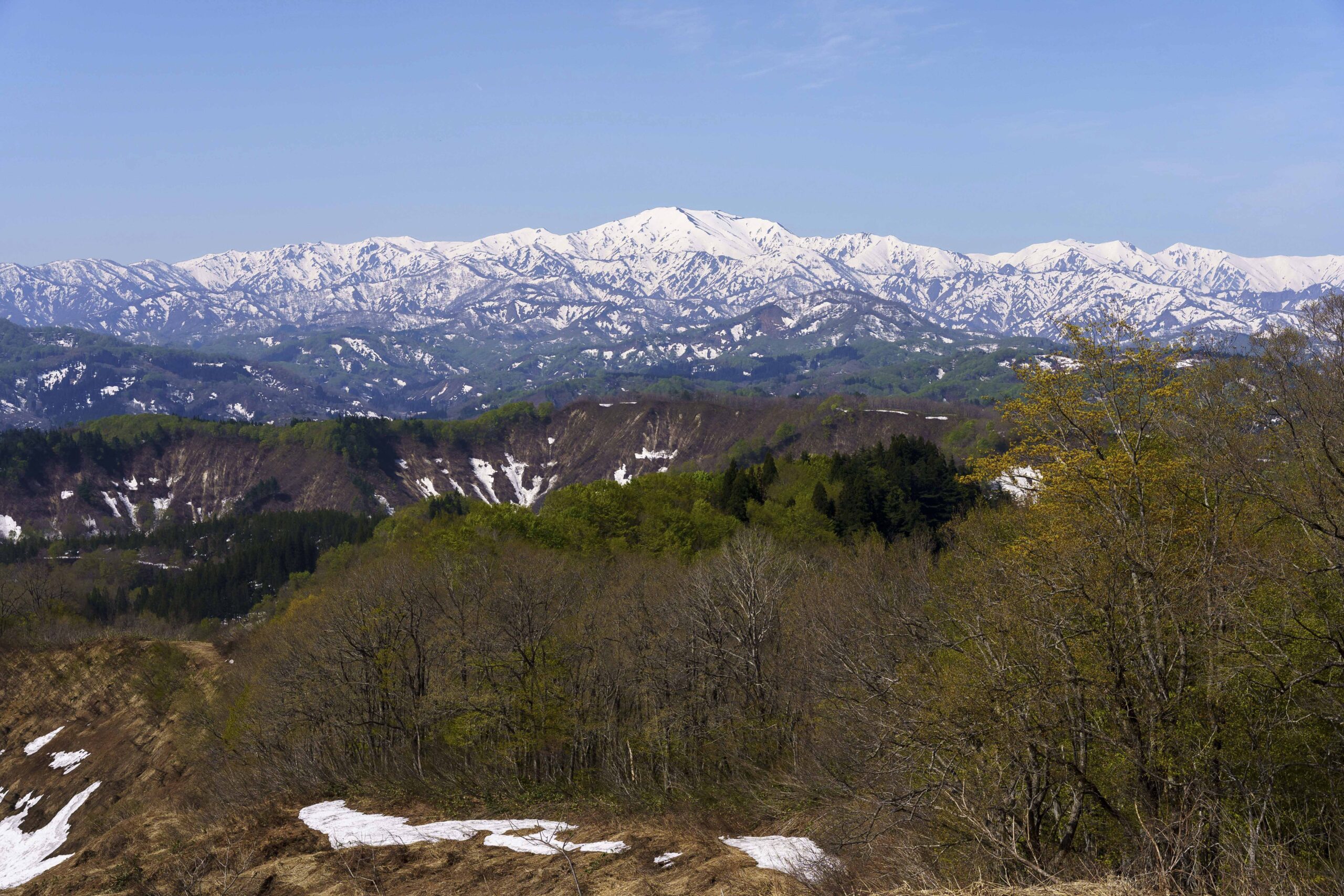 【駅送迎】憧れの飯豊山へ！送迎付きチャレンジ登山パック（2027年7月～）