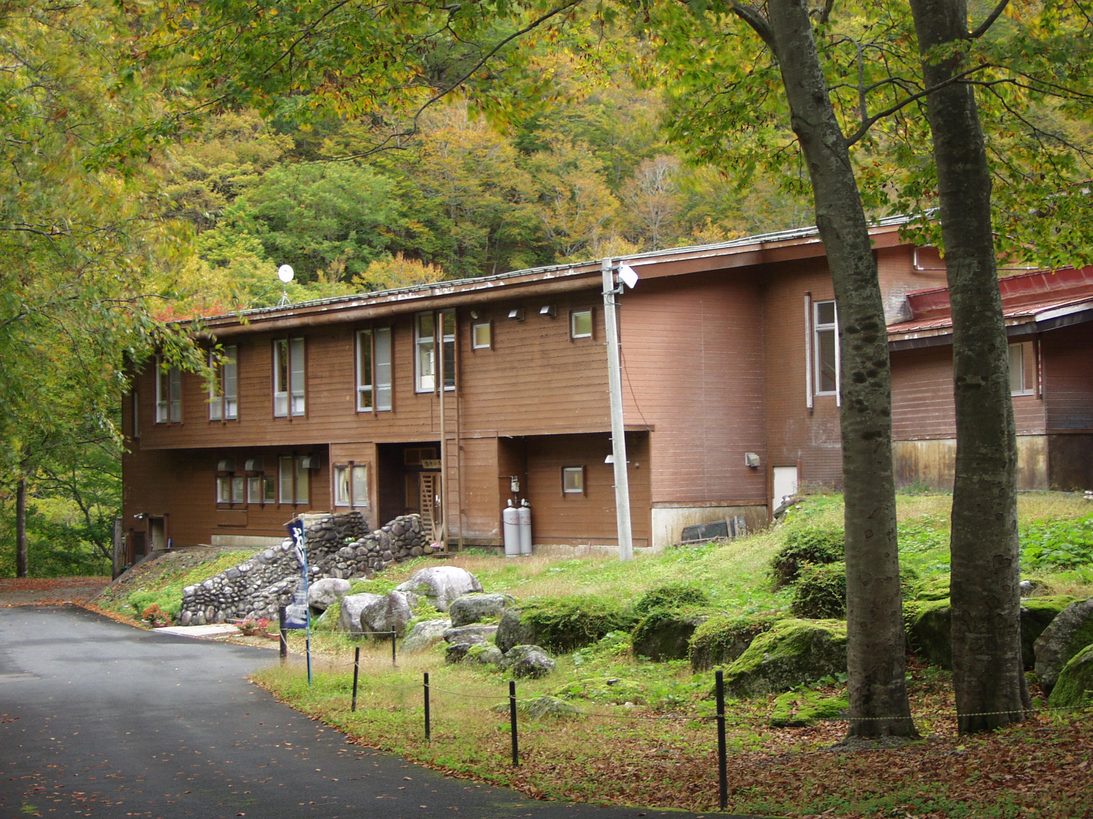 飯豊山荘、川入荘、飯豊梅花皮荘